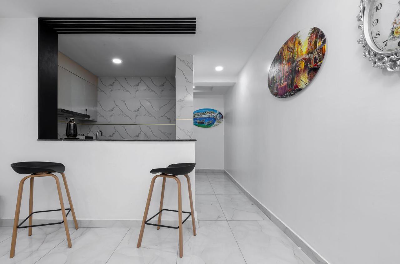 אבוג'ה Bkt Cribs - Apartments & Suites מראה חיצוני תמונה